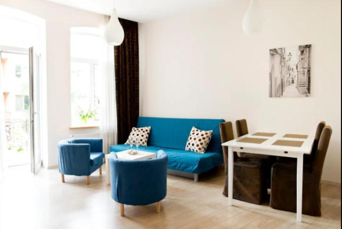Bright Apartment In Old Town By Urban Rent VNO Exteriör bild